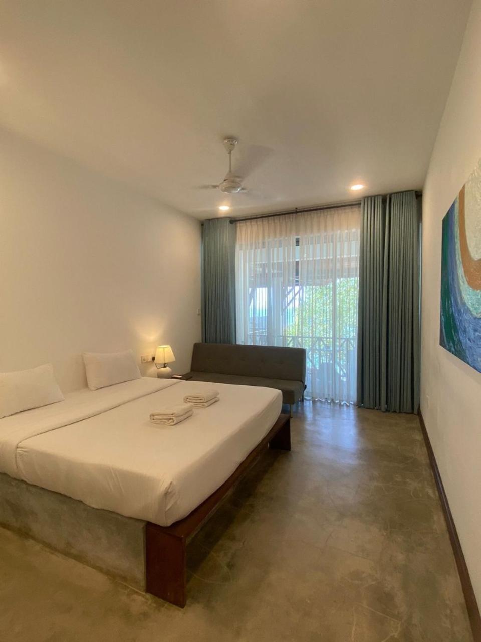 Sun N Sea Hotel Unawatuna Exterior photo